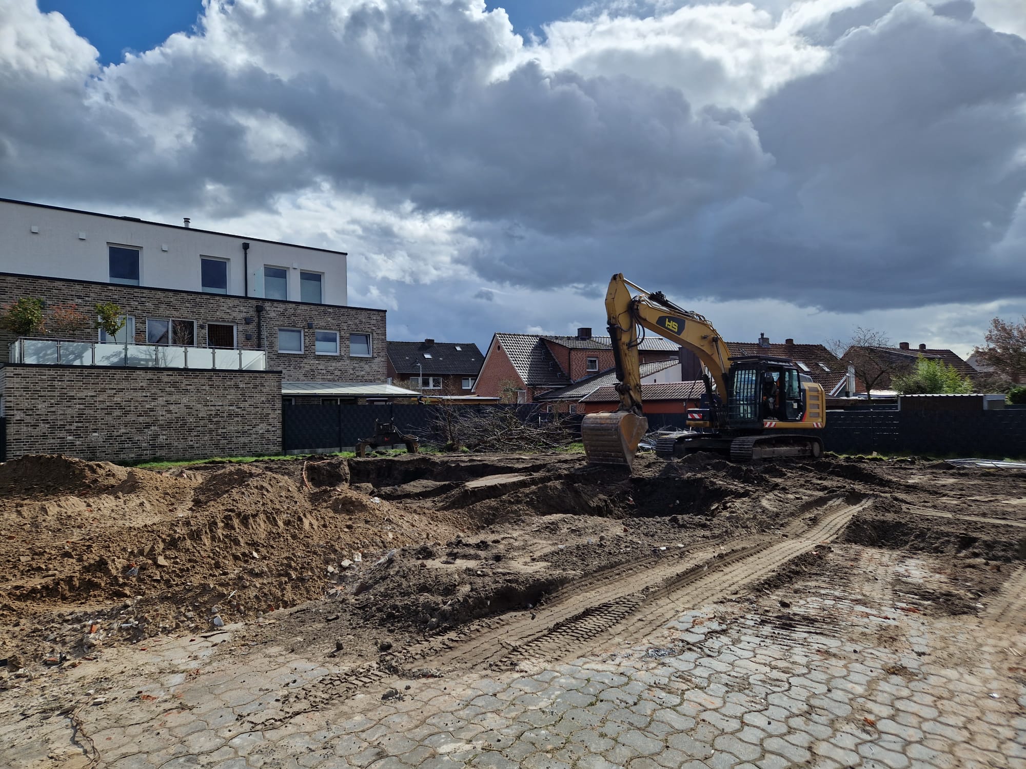 Abbruch Einfamilienhaus in Lingen / Frerener Straße – Abbruch in Lingen durch HS Erdarbeit & Abbruch